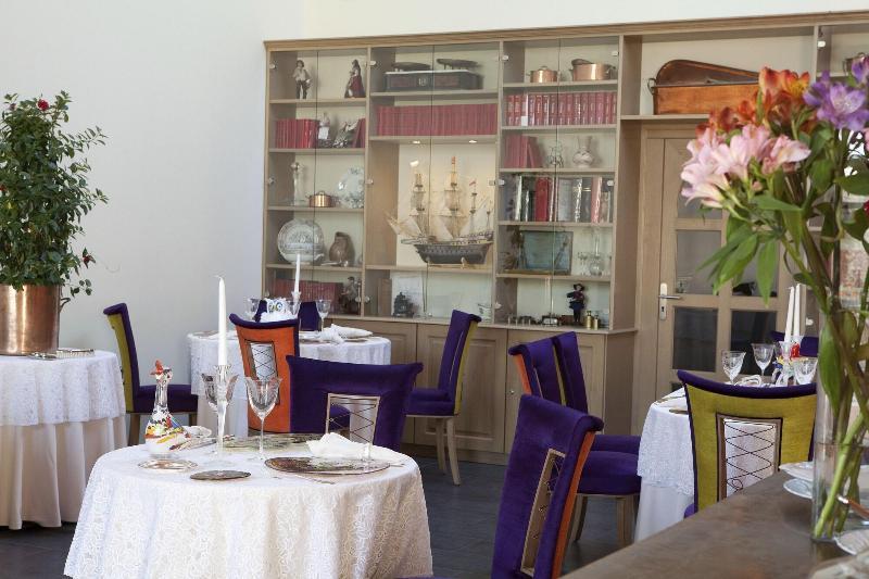 Logis Hotel O En Couleur Oucques-la-Nouvelle Екстер'єр фото