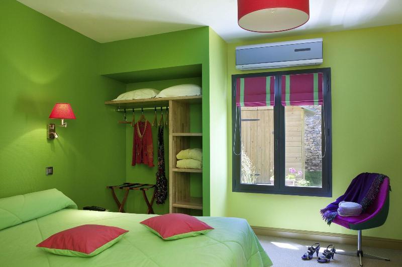 Logis Hotel O En Couleur Oucques-la-Nouvelle Екстер'єр фото