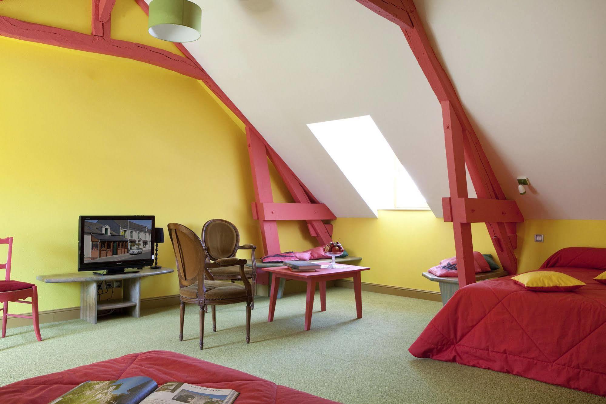 Logis Hotel O En Couleur Oucques-la-Nouvelle Екстер'єр фото