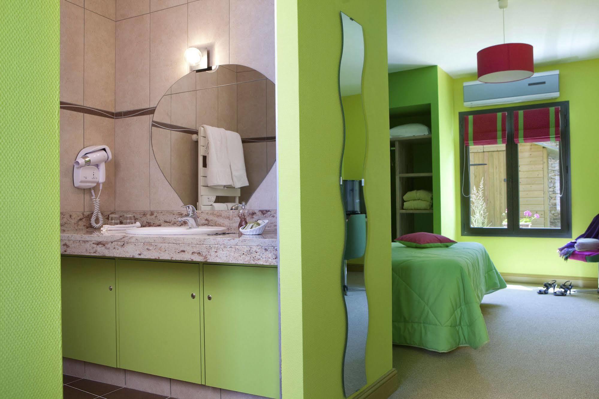 Logis Hotel O En Couleur Oucques-la-Nouvelle Екстер'єр фото