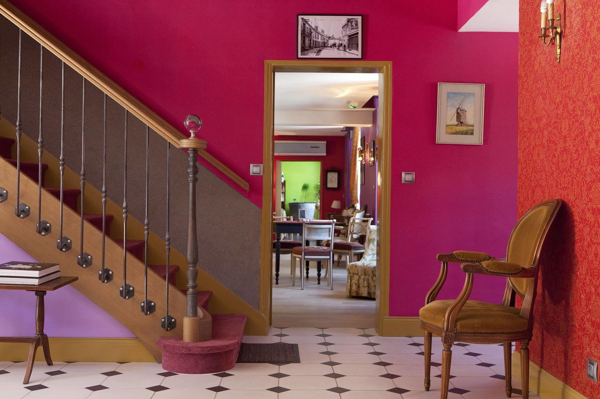 Logis Hotel O En Couleur Oucques-la-Nouvelle Екстер'єр фото